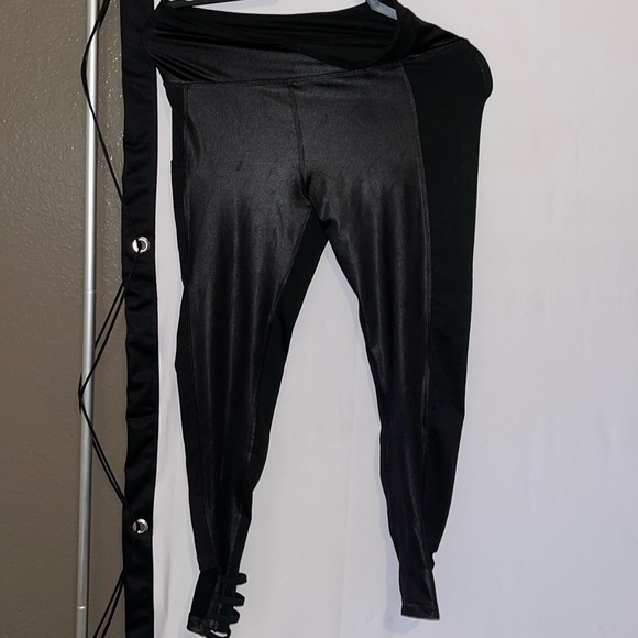 Cx j cute, sporty black legging with slits on the side - Picture 1 of 4